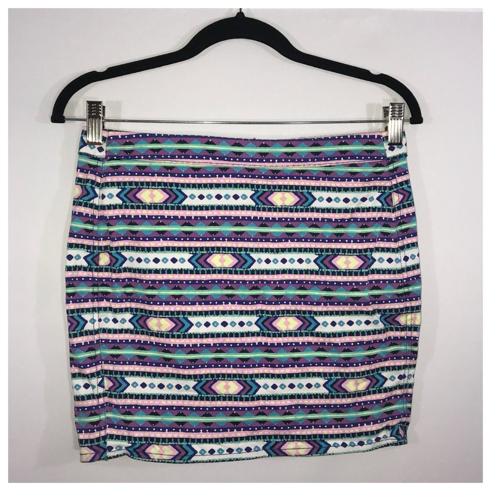 Divided Multi Color Aztec Print Mini Skirt Size 6